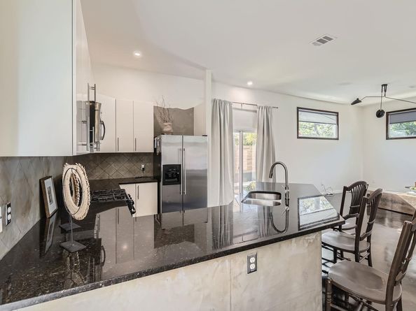 1600 Holly ST, Austin TX 78702
