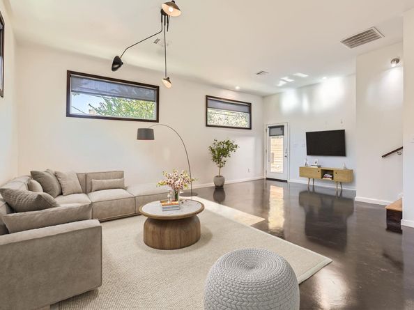 1600 Holly ST, Austin TX 78702