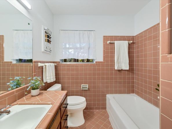 5723 Highland Hills DR, Austin TX 78731