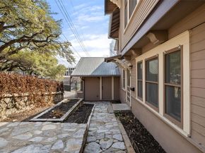 613 Baylor ST, Austin TX 78703
