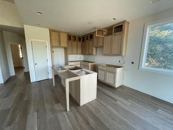 813 Newport DR, Spicewood TX 78669