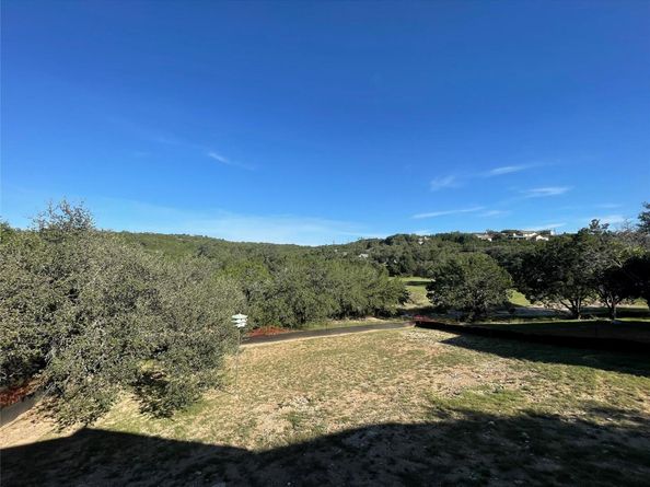813 Newport DR, Spicewood TX 78669