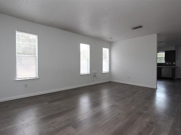 6914 Rifle BND, Austin TX 78736