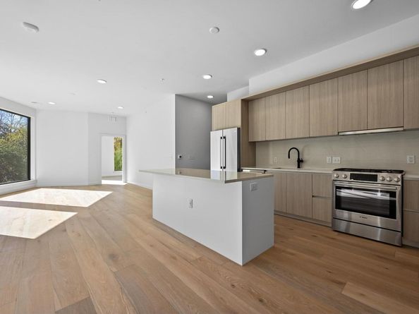 2209 S 1st ST 114, Austin TX 78704