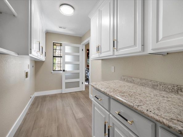 105 Rupen DR, Lakeway TX 78734
