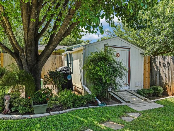 111 Oakland DR, Georgetown TX 78628