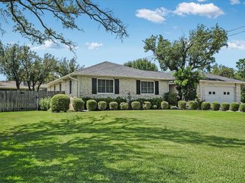 111 Oakland DR