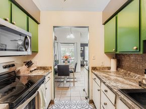 1705 Crossing PL A109, Austin TX 78741