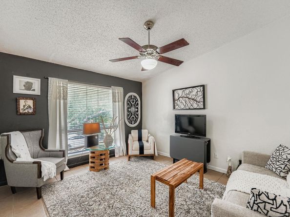 1705 Crossing PL A109, Austin TX 78741
