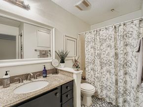 1705 Crossing PL A109, Austin TX 78741