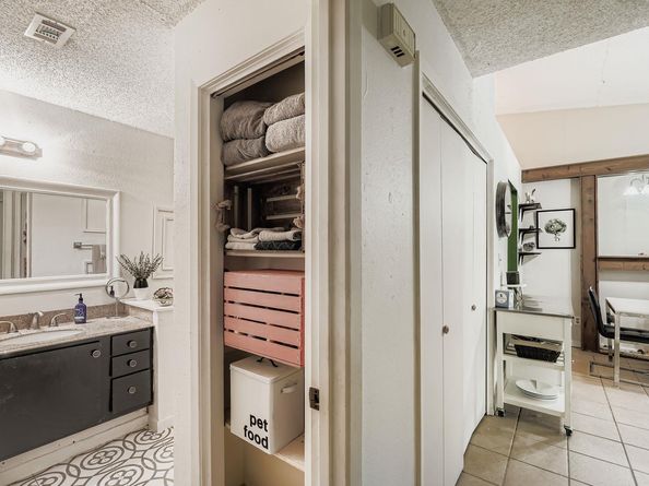 1705 Crossing PL A109, Austin TX 78741