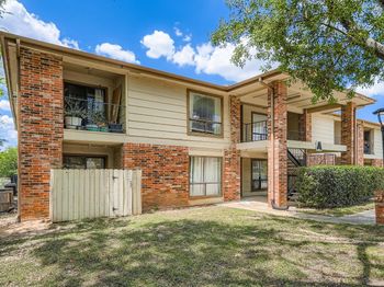 1705 Crossing PL