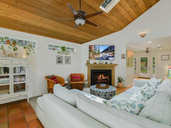 8917 Glenn LN, Austin TX 78753