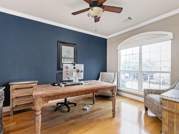 7109 Via Correto DR, Austin TX 78749