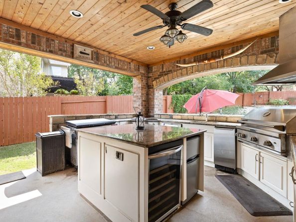 7109 Via Correto DR, Austin TX 78749