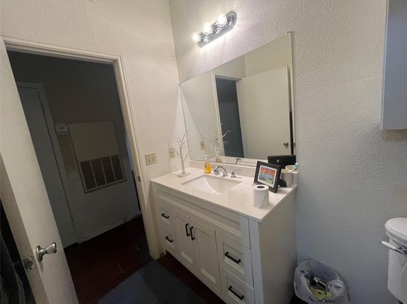 1910 Robbins PL 207, Austin TX 78705