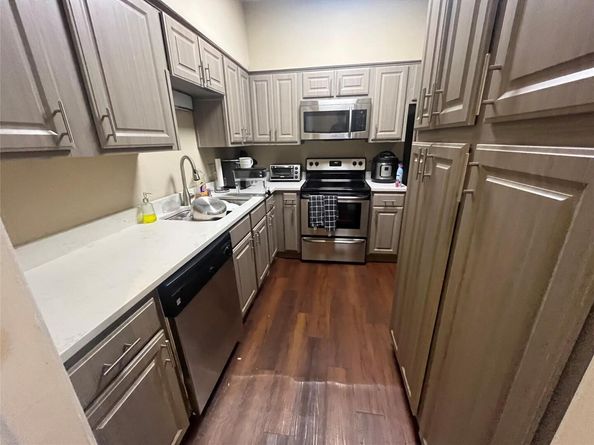 1910 Robbins PL 207, Austin TX 78705