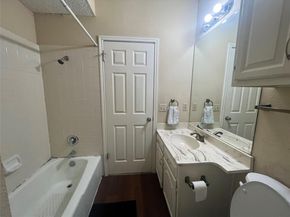 1910 Robbins PL 207, Austin TX 78705
