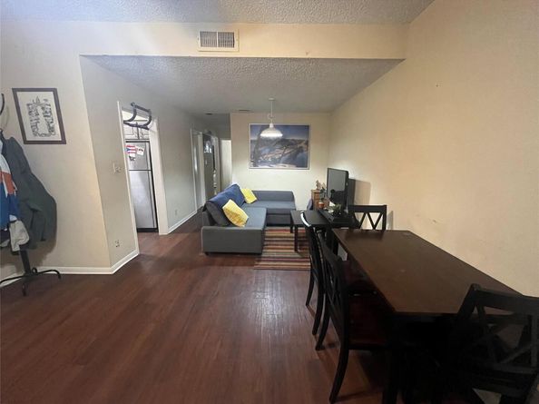 1910 Robbins PL 207, Austin TX 78705