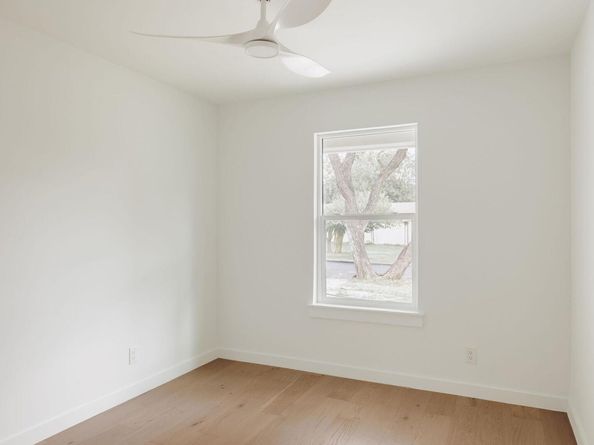 2009 Lear LN, Austin TX 78745