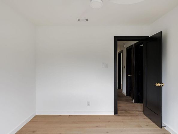 2009 Lear LN, Austin TX 78745