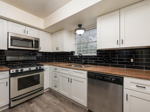 6107 Bullard DR A, Austin TX 78757