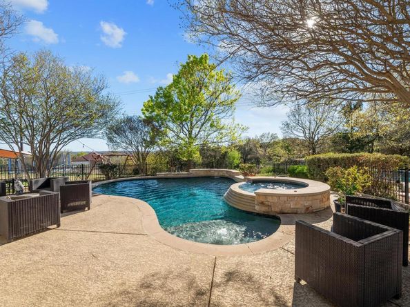 11208 Woodland Hills TRL, Austin TX 78732