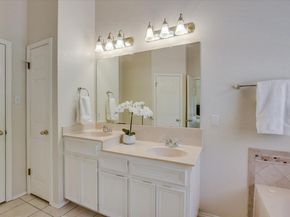 10902 Sierra Oaks, Austin TX 78759