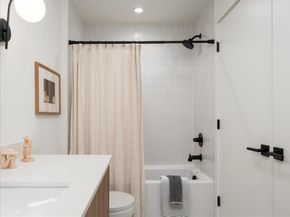 1905 Albury CV B, Austin TX 78758