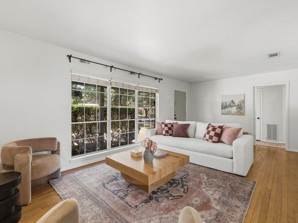 1609 Larkwood DR, Austin TX 78723