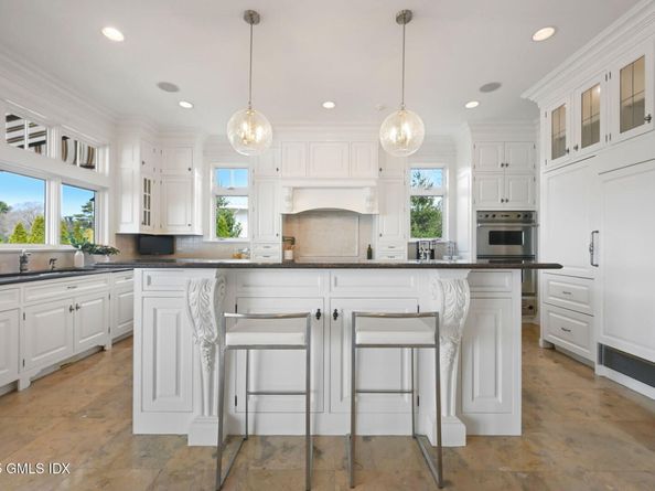 52 Carriglea Drive, Riverside CT 06878