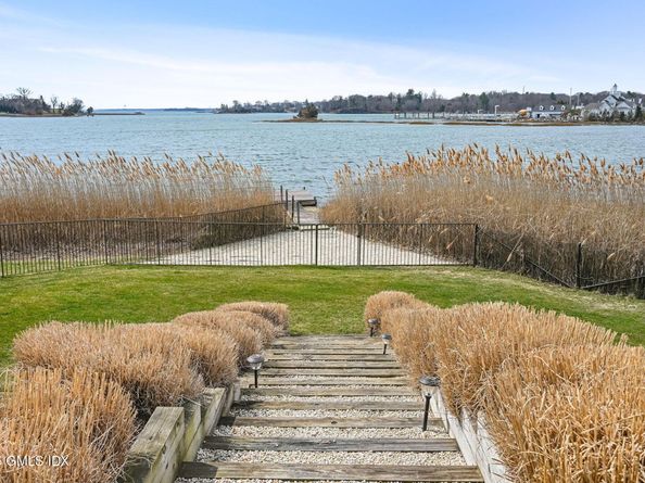 52 Carriglea Drive, Riverside CT 06878
