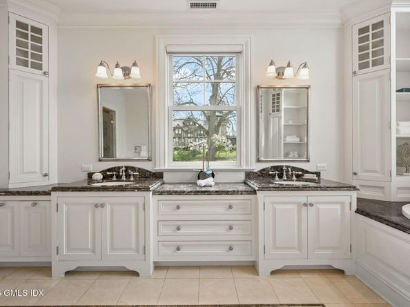 52 Carriglea Drive, Riverside CT 06878