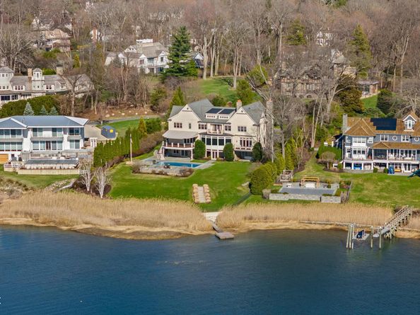52 Carriglea Drive, Riverside CT 06878