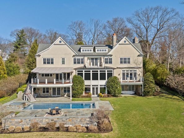 52 Carriglea Drive, Riverside CT 06878