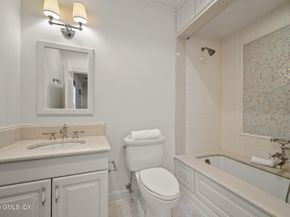 52 Carriglea Drive, Riverside CT 06878