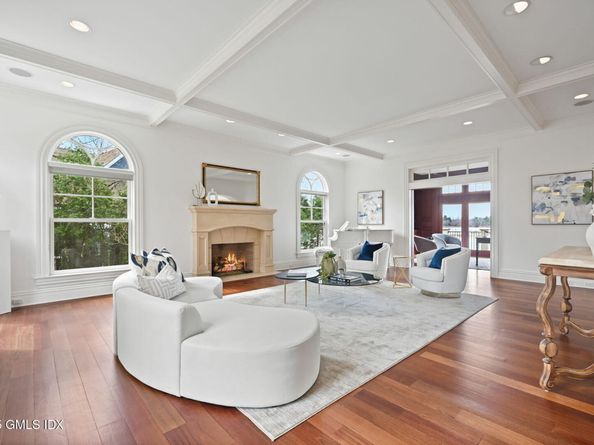 52 Carriglea Drive, Riverside CT 06878