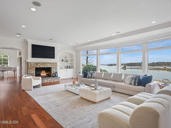 52 Carriglea Drive, Riverside CT 06878