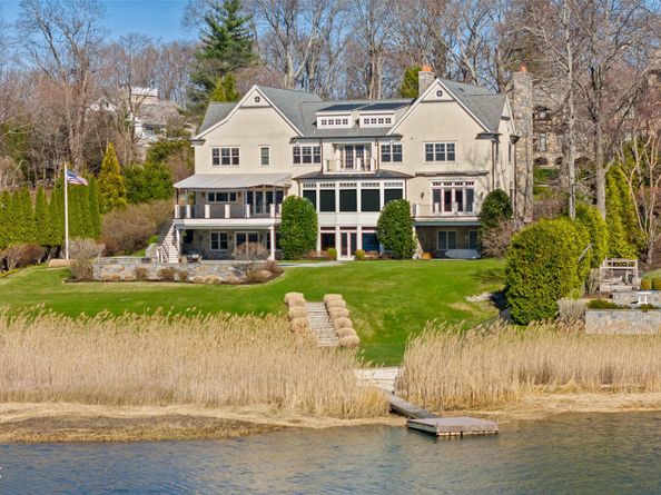52 Carriglea Drive, Riverside CT 06878