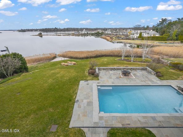 52 Carriglea Drive, Riverside CT 06878