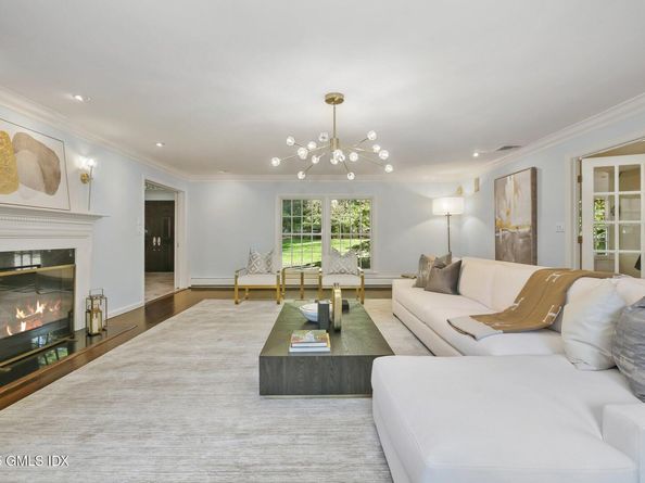 8 Tinker Lane, Greenwich CT 06830