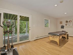 8 Tinker Lane, Greenwich CT 06830