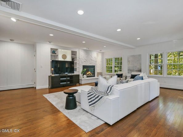 8 Tinker Lane, Greenwich CT 06830