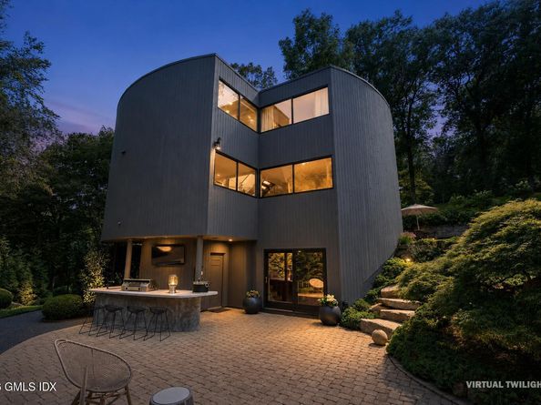 210 Red Fox Road, Stamford CT 06903