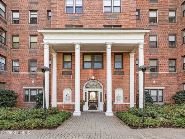 40 W Elm Street 3D&E, Greenwich CT 06830