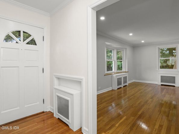 10 MacArthur Drive, Old Greenwich CT 06870