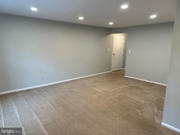 4000 Gypsy Lane 420D, Philadelphia PA 19129