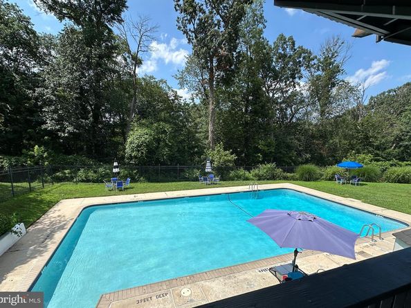 4000 Gypsy Lane 420D, Philadelphia PA 19129