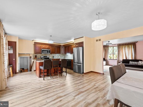 18 Daffodil Drive, Southampton PA 18966
