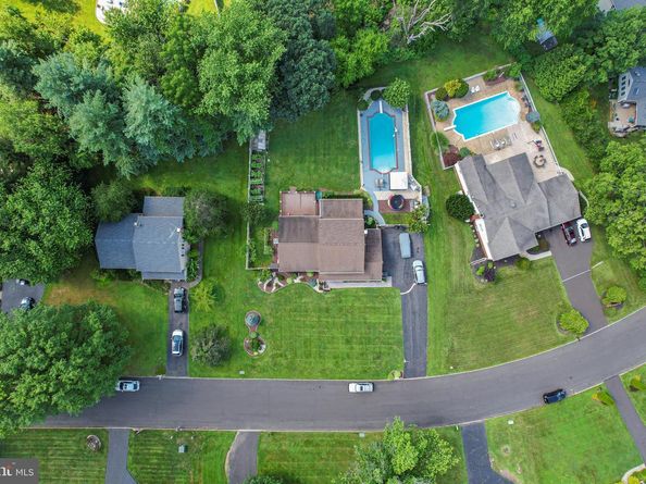 18 Daffodil Drive, Southampton PA 18966